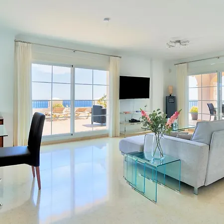 Poseidon De Lujo Apartment
